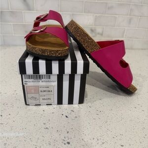 Anna Women's Fuchsia Buckle Sandals NWT